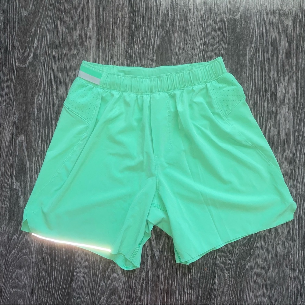 ‘lululemon’ linerless surge shorts (6” inseam)